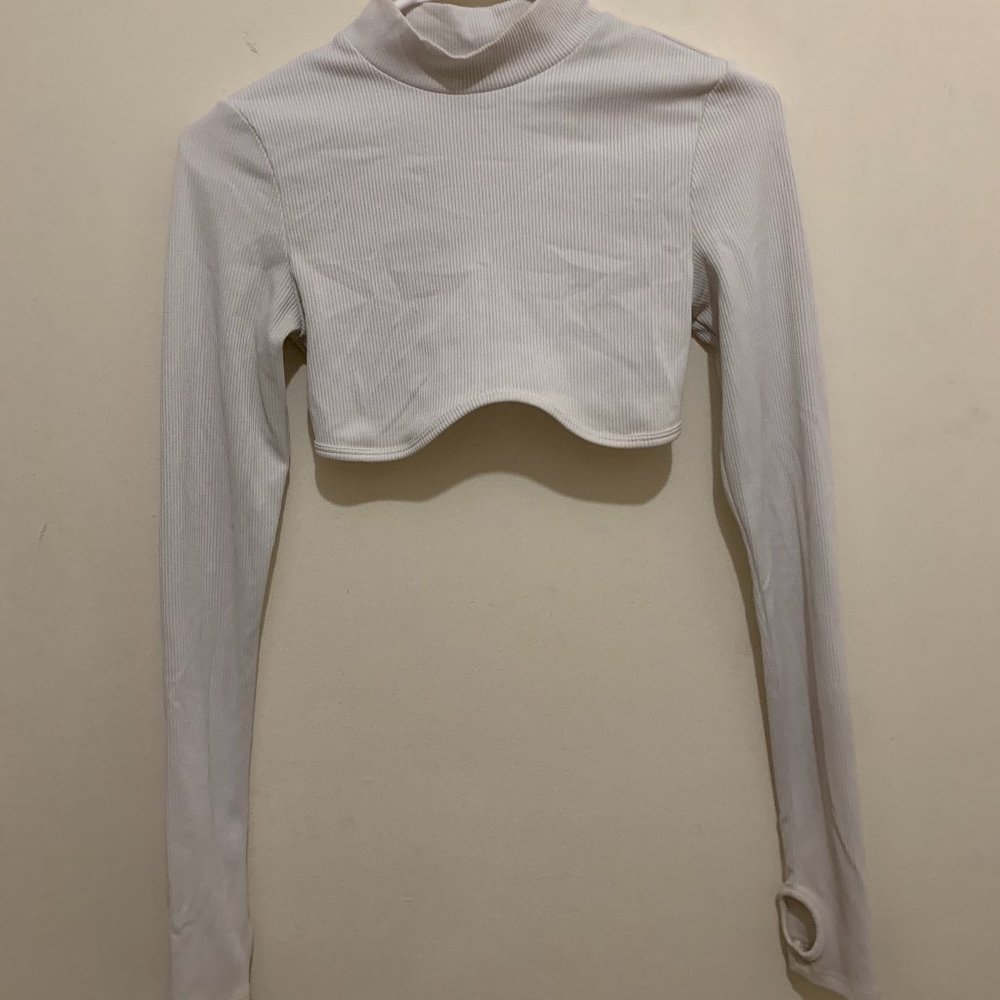 H&M cropped white turtle neck